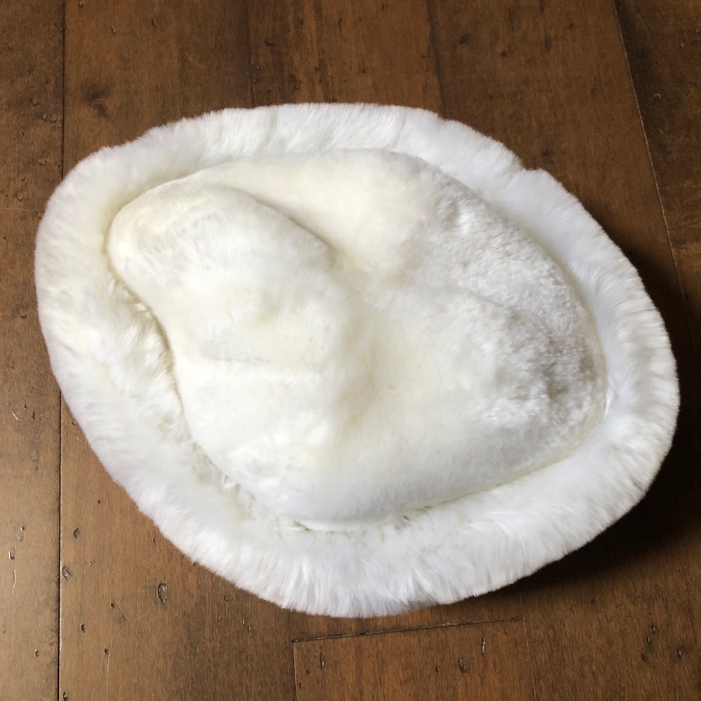 Women's 100% Sheepskin Fleece Cloche Hat
